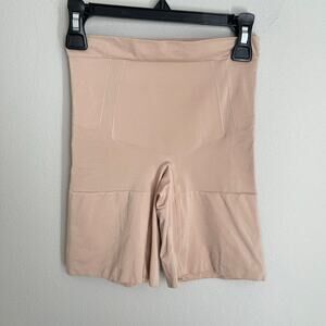 SPANX Mid-Thigh Short Scultping Shapewear (Small)